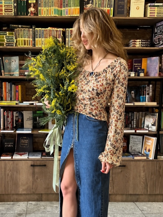 Vintage Tops - Y2K Long Sleeve Sheer Floral Blouse Size XS Tan Milkmaid